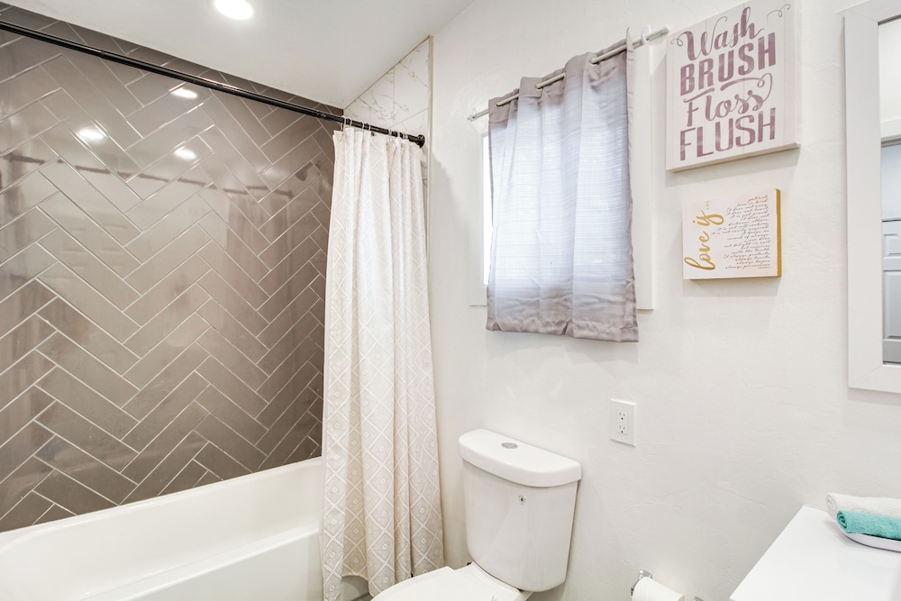1 Mi to Dtwn Tucson: Home w/ Fenced-in Yard