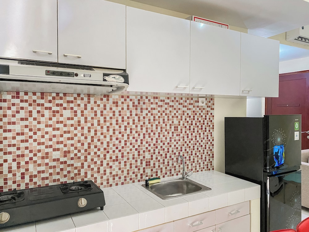 Homey And Modern 2Br At Marina Ancol Apartment