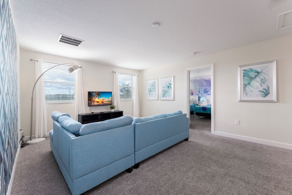 Magical 6BR Villa Pool Themed Room
