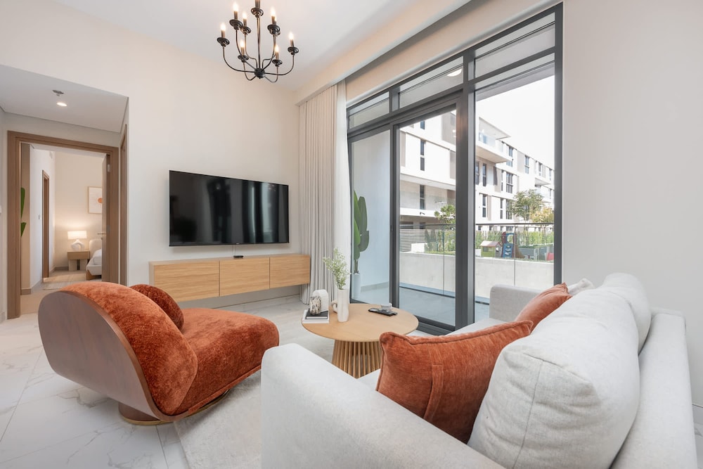 Contemporary 2BR in Azizi Greenfield - Meydan