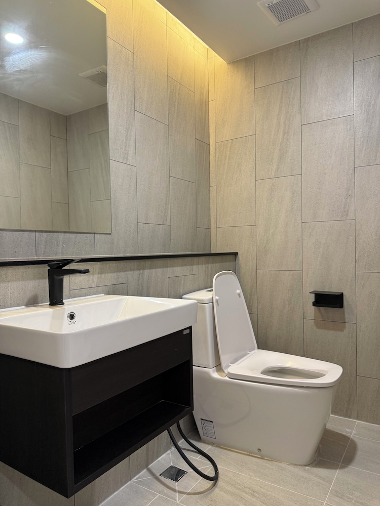 Holmes Pranakorn