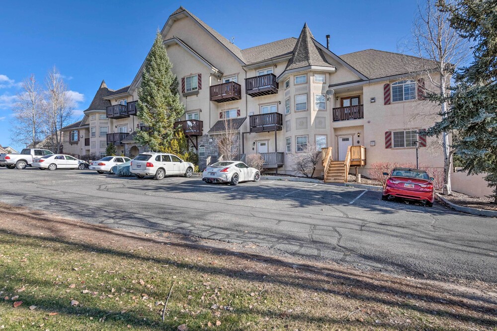Large, Cozy Midway Studio w/ Mountain Views! view 3