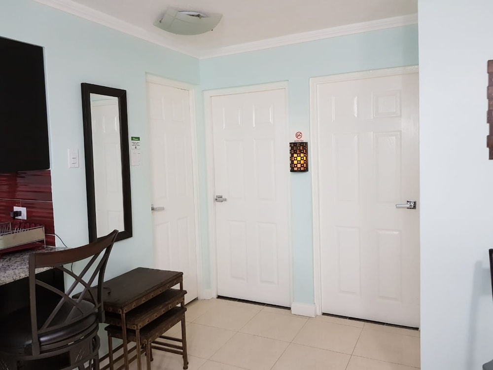 New Kingston Apt at Kensington Court