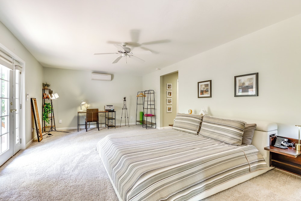 Pool & Deck: Wine Country Hideaway in Middletown!