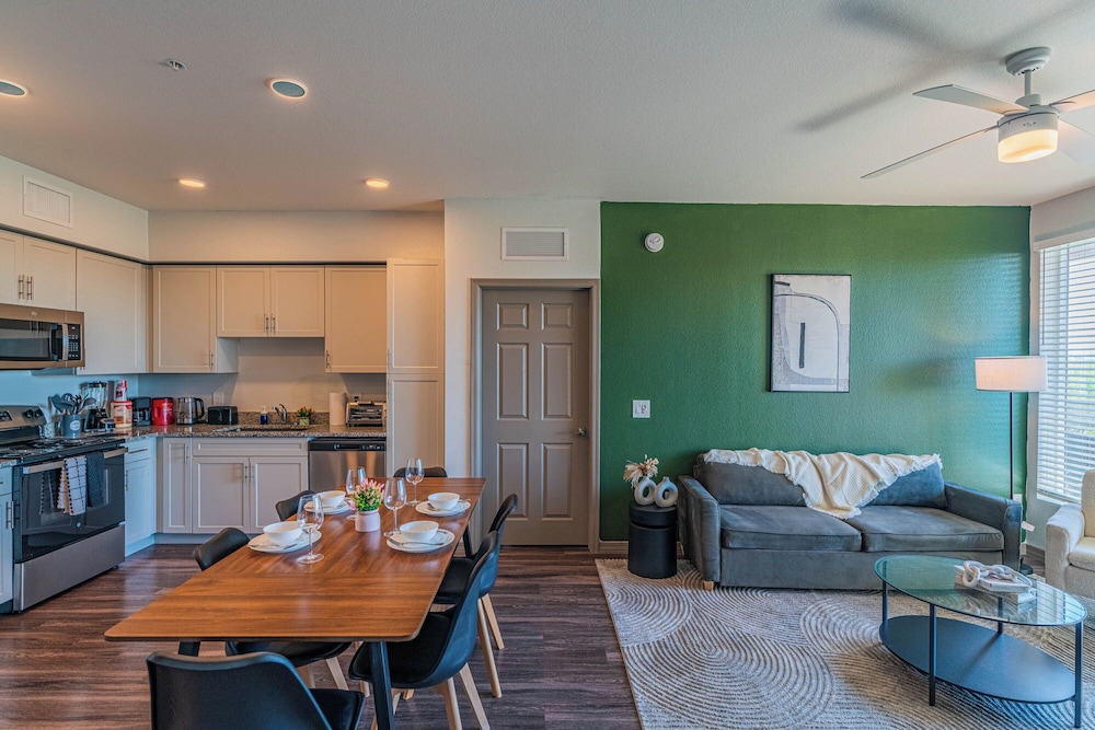 ROVE LIVING/KL - Cardinal 95
