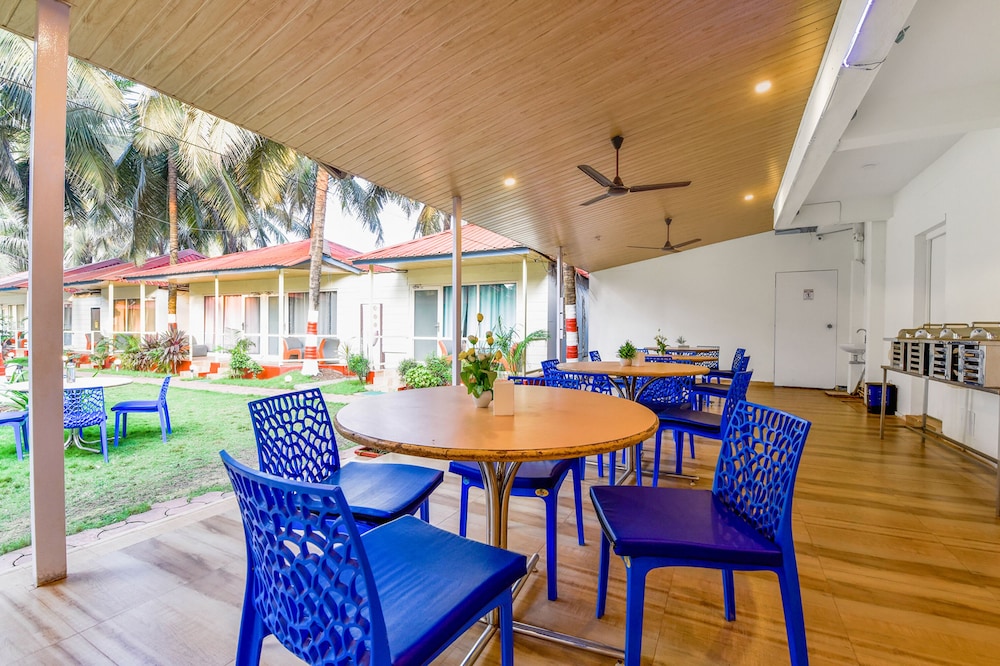 Fabhotel Bellini Morjim Resort