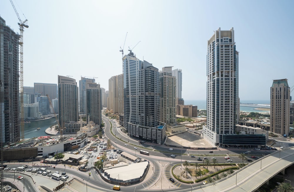 Experience 2BR Luxury Living  LIV Marina