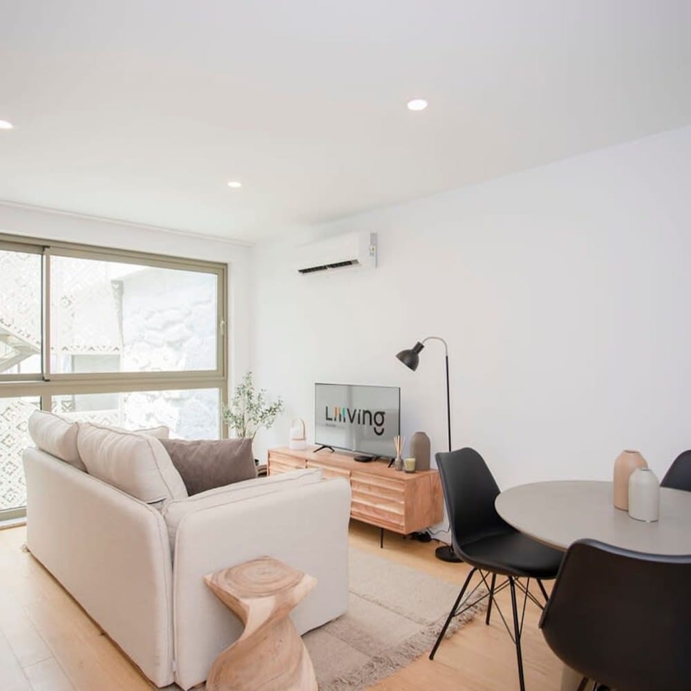 NAX Apartment E by Liiiving view 4