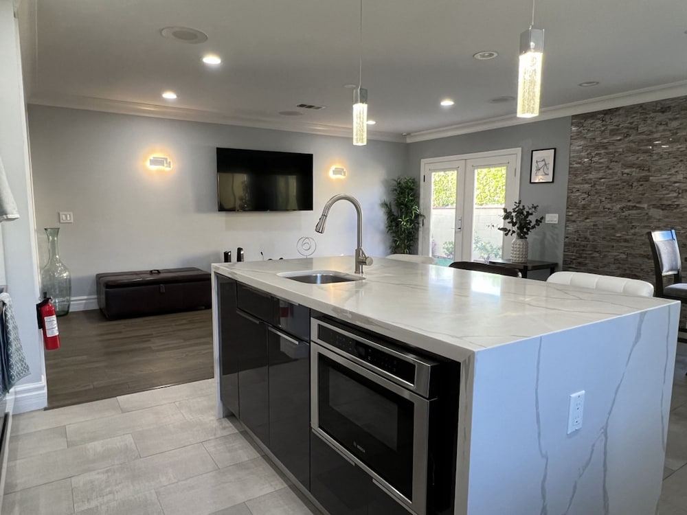 Upscale Modern 4BR Torrance House Built 2018 w Garage Fenced Yard Patio p79