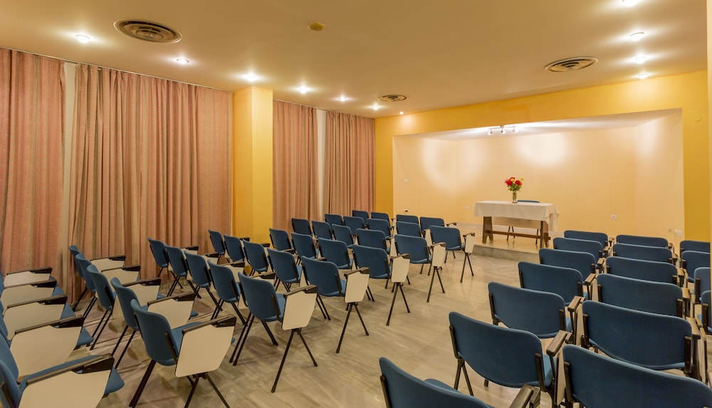Dessole Dolphin Bay Resort – All Inclusive