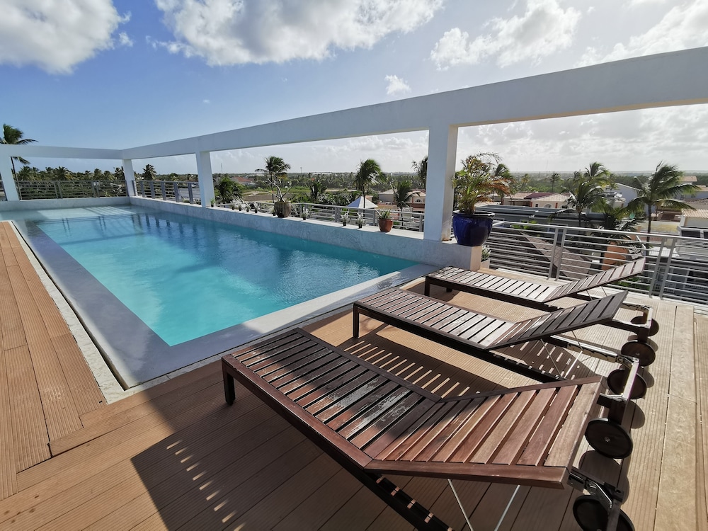 Hotel Coral Suites Beach Club & Spa - Image 1