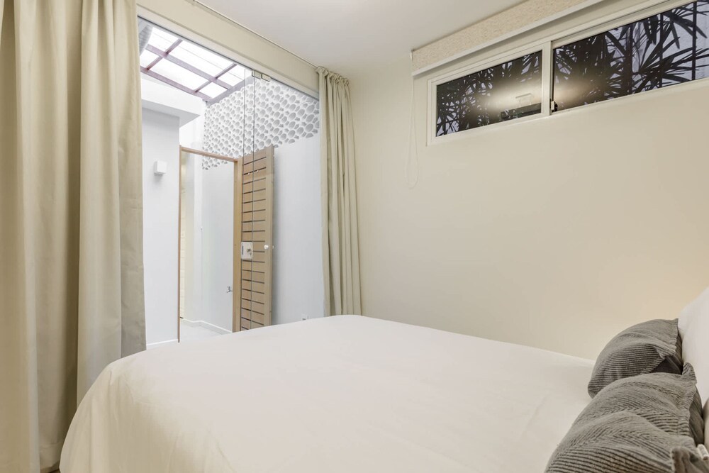 Leblon Coast Amazing 3 Bedroom in Leblon
