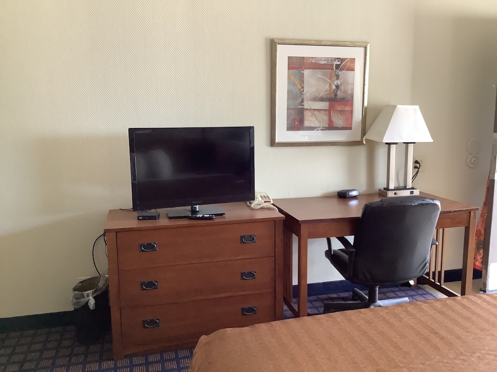 Dodge City Vacations - Silver Spur Vintage Inn  Suites - Property Image 39