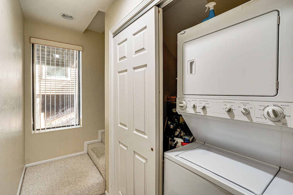 Boat Slip & Pool Access at Lake Ozark Condo!