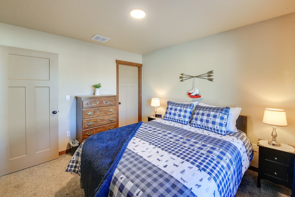 Pet-friendly Oldtown Retreat: Hot Tub  Kayaks! - Property Image 24