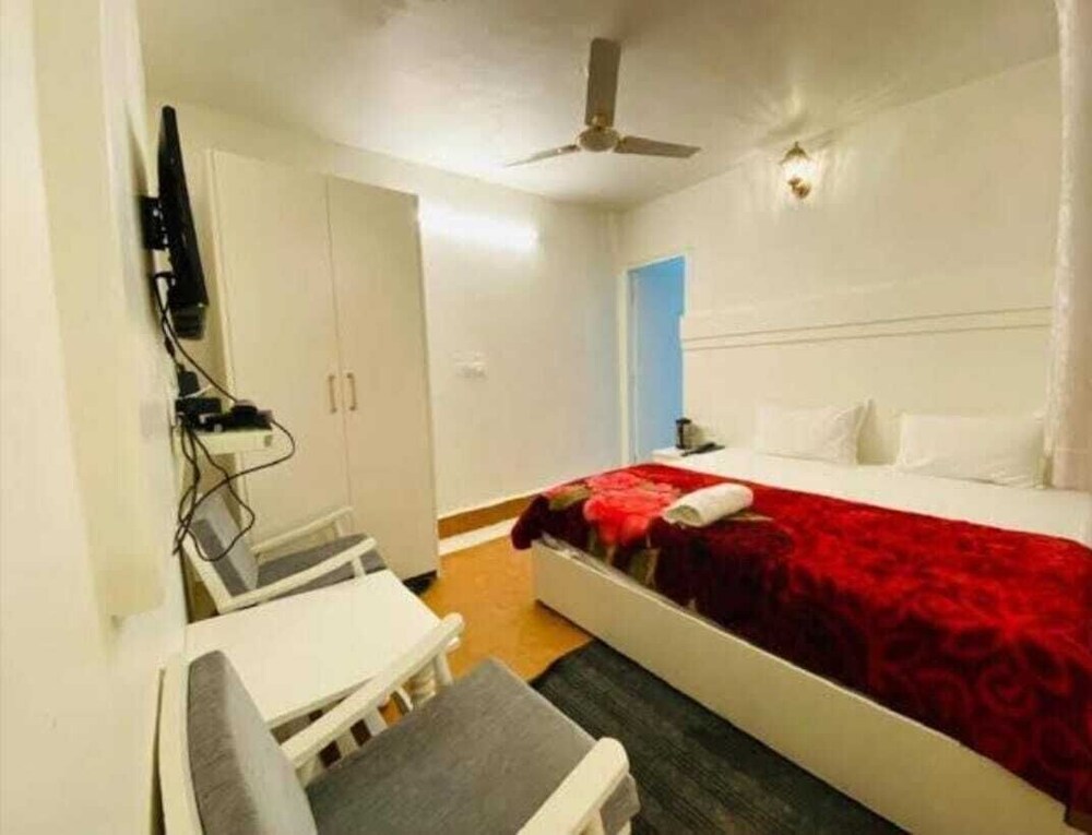 HOTEL DIAMOND