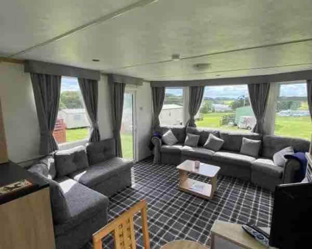 Stunning 2-bed Apartment in Newton Stewart - main view