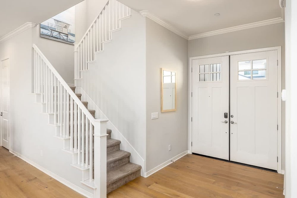 Large 4 Bedroom Close To Beach