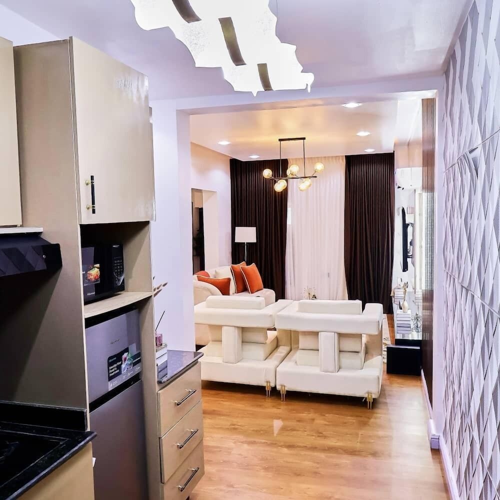 Purple Lavender Court Apartment