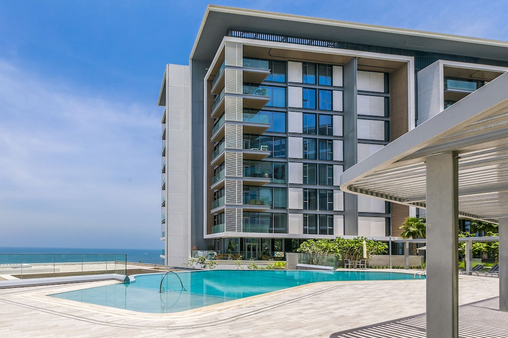 DHH Bluewater Island Building 2 Sea View