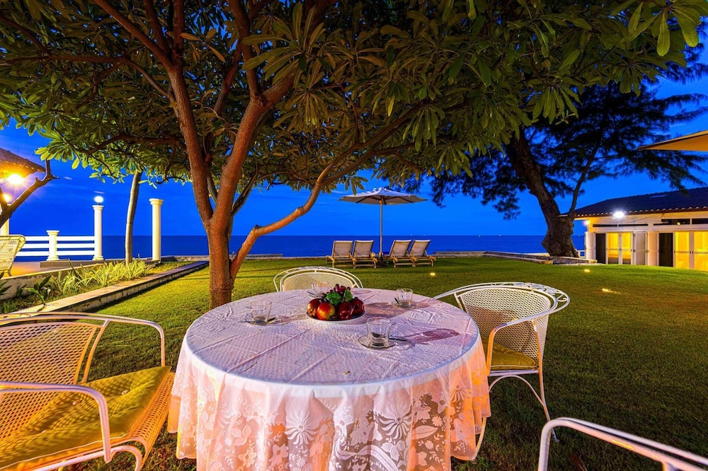 Oceanfront 6 Bedroom Twin Villas OV6