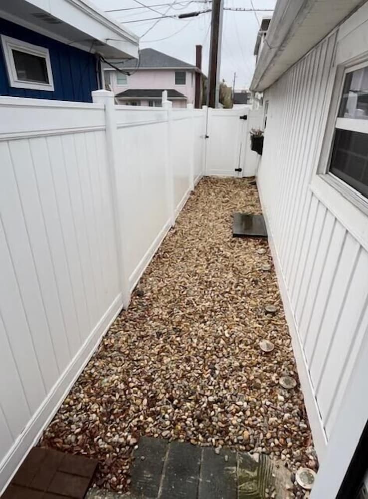 Saulsbury Street 23 #1