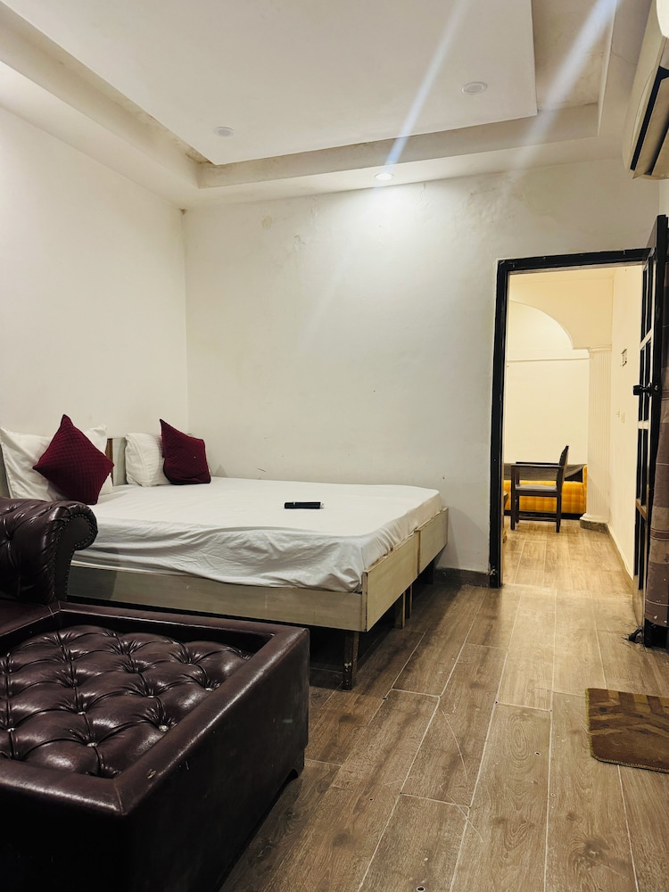 Bir Home Stays