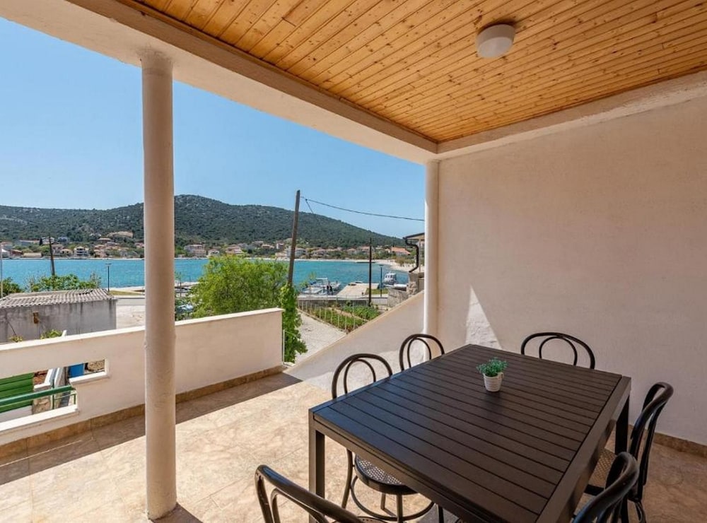 Beachfront Holiday Home With Hot Tub, Terrace, and Sea Views in Vinišće