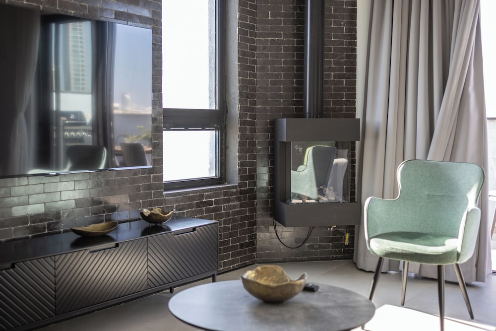 Rooftop Jacuzzi Penthouse by Sea N' Rent