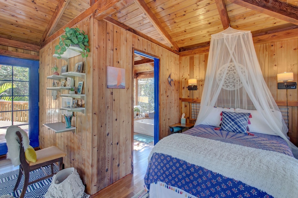 Peace Of Paradise 1 Bedroom Cabin by RedAwning view 5