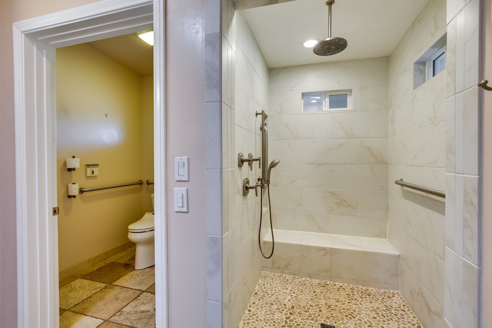 California Retreat - Heated Pool & Foosball Table! view 5