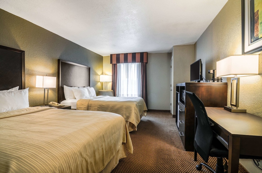 Quality Inn & Suites Winfield