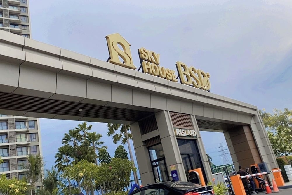 Sky House Bsd By Mizu Rooms