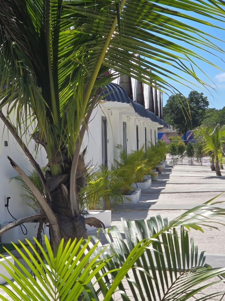 WHITE BEACH RESORT LONGSET