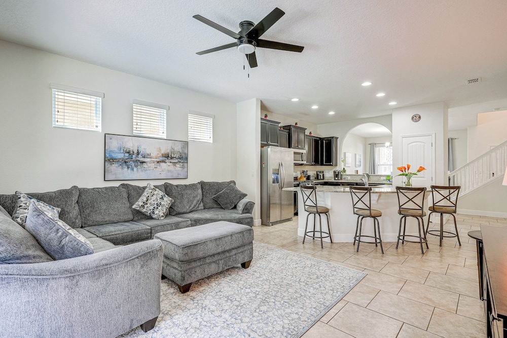 10 Mi to Wdw: Family Home w/ Game Room & Pool!