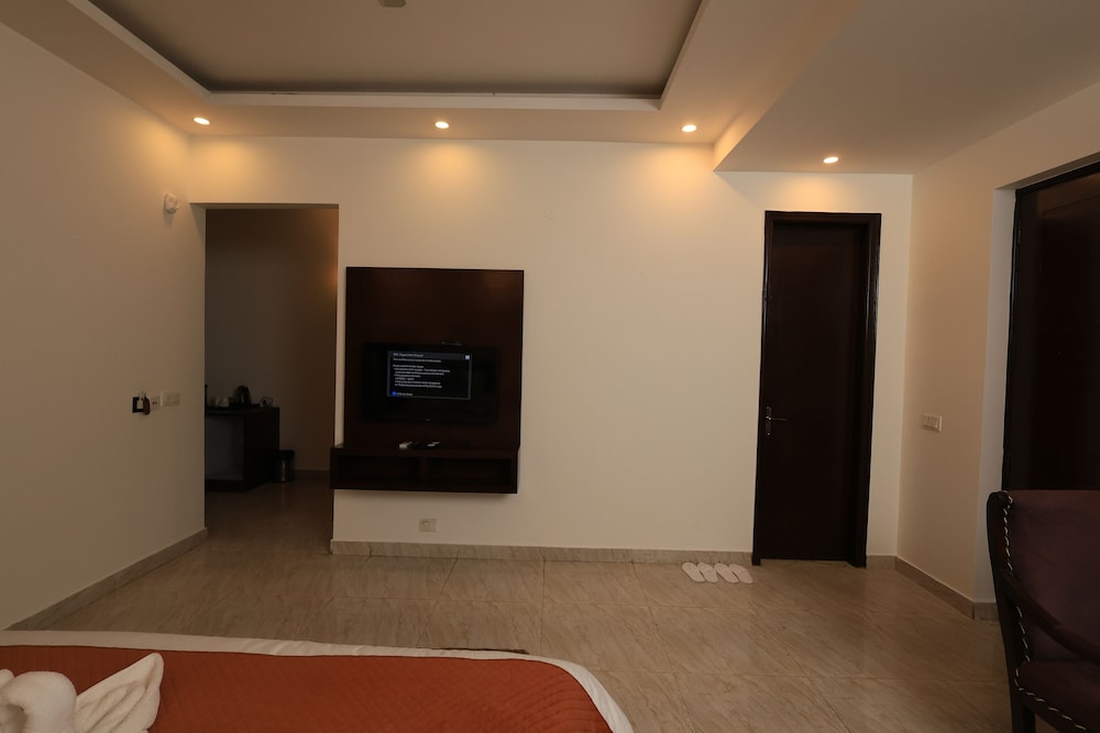 Chiraiya Resort and Hotels