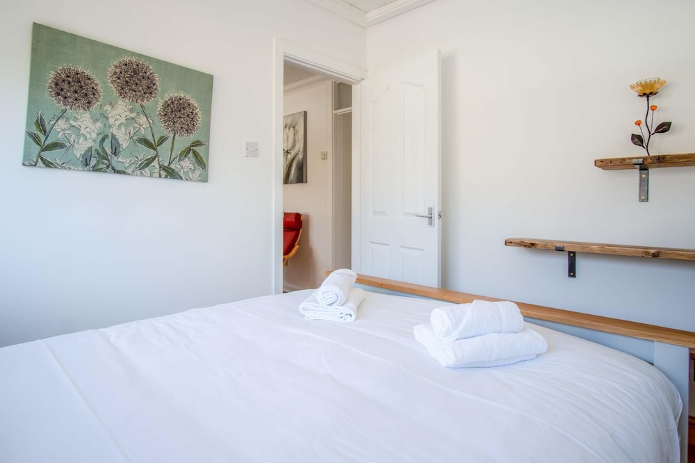 Cosy Cottage - 2 Bedroom Cottage - Mumbles
