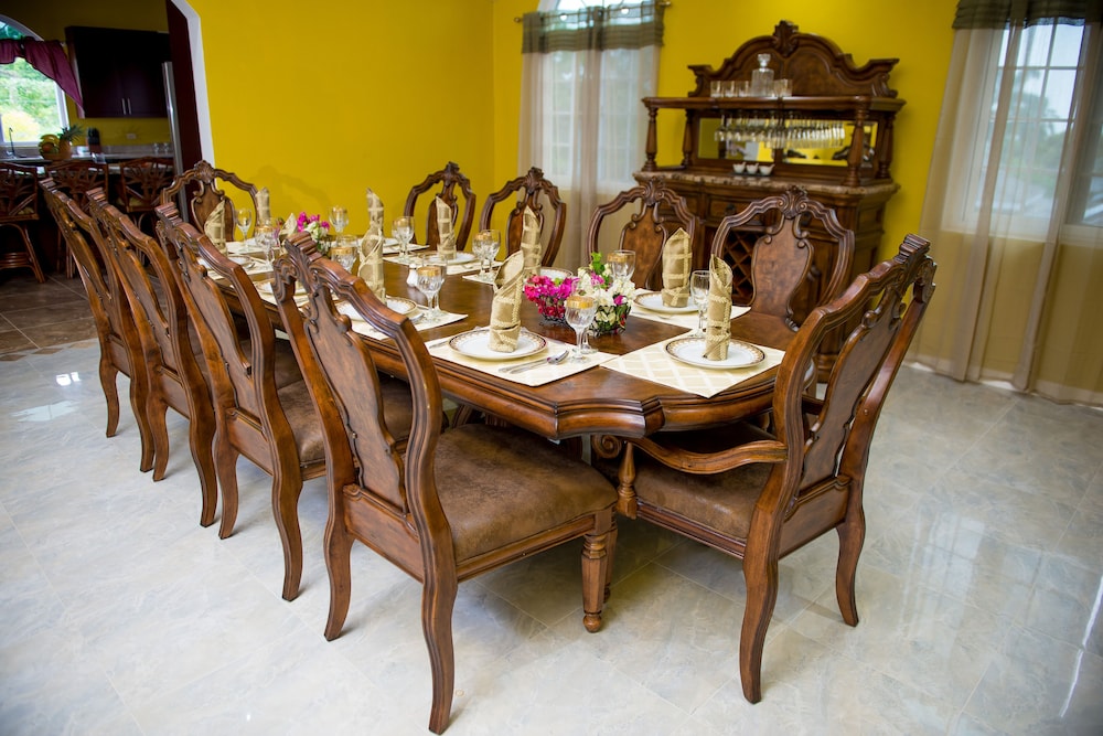 Villa Sweet Villa