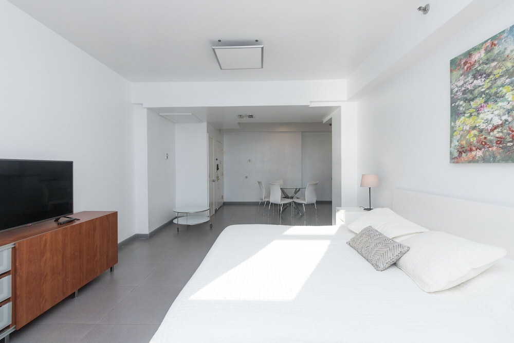 701 Ocean View Hollywood Beach view 4