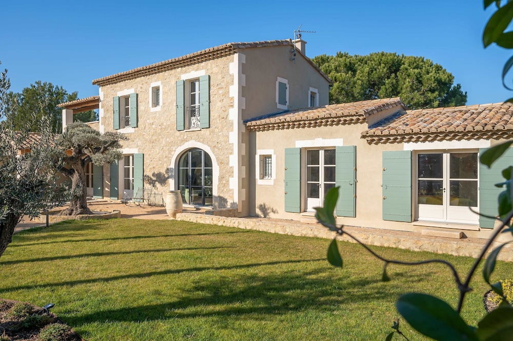 Villa Lou Panta Elegance and Comfort in the Heart of Saint-r My-de-provence