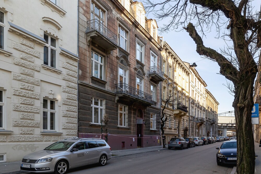 Apartment in Cracow Center by Renters view 2