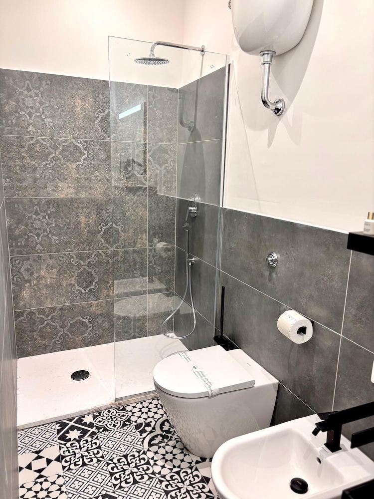 Le vie di San Pietro guest house