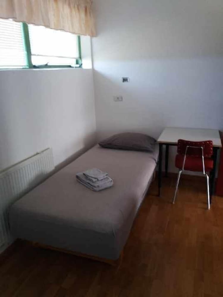 Photo 6