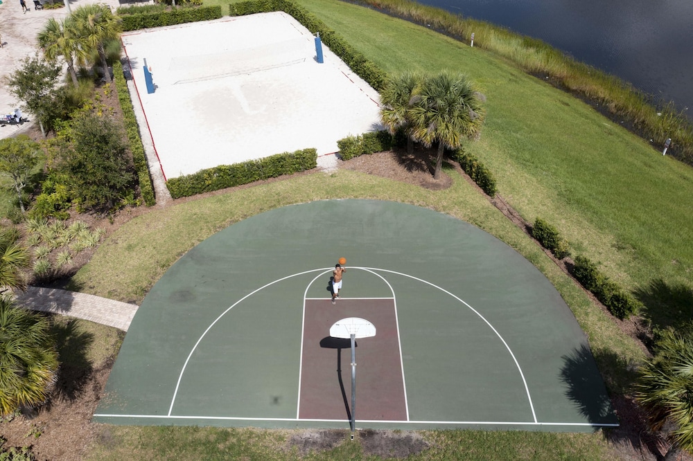 Brand New at Storey Lake Resort, Private Pool, Near Famous Attractions!!