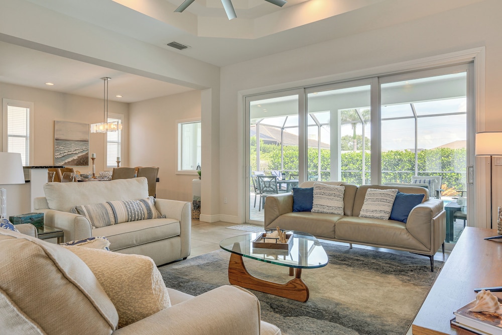 1/2 Mi to Beach: Poolside Oasis on Marco Island!