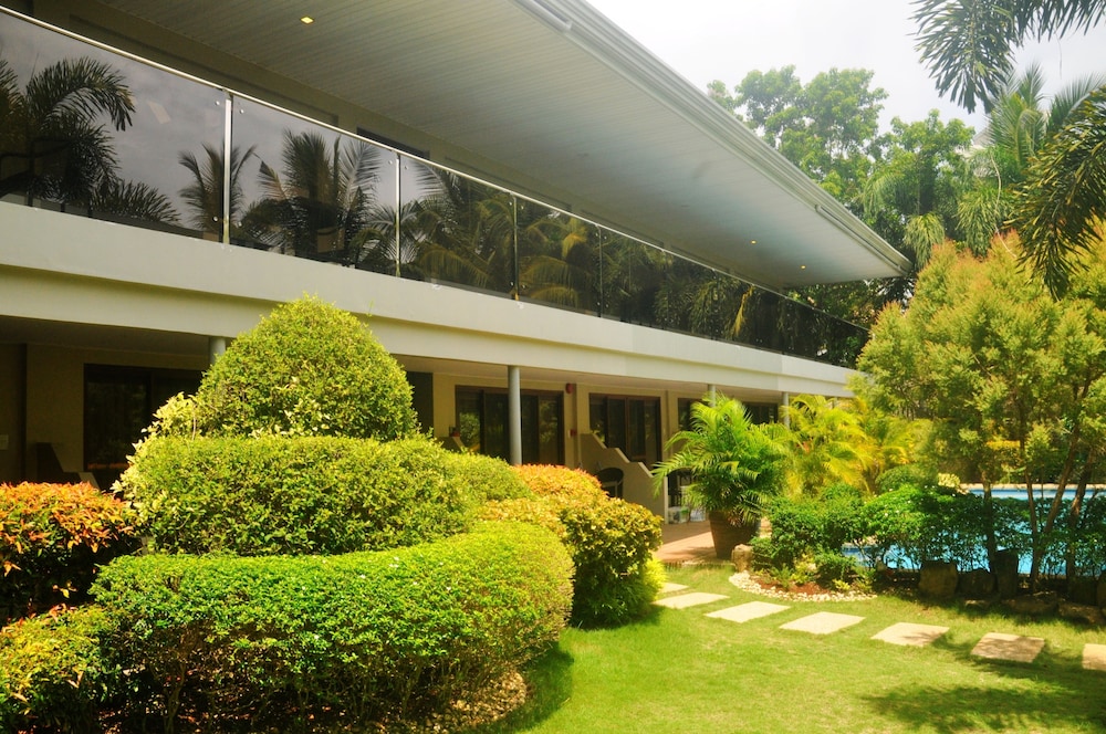 Golden Palm Resort