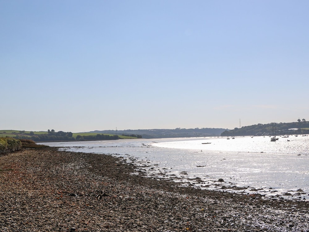 Yelverton Vacations - The Daffodil Shed - Property Image 7