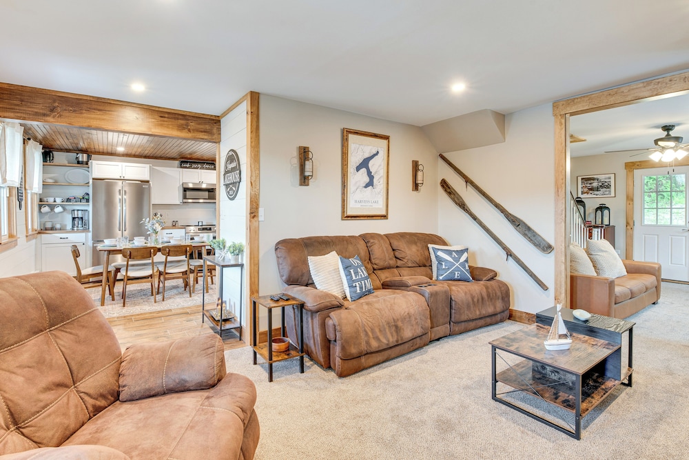 Recently Renovated Harveys Lake Retreat w/ Dock!