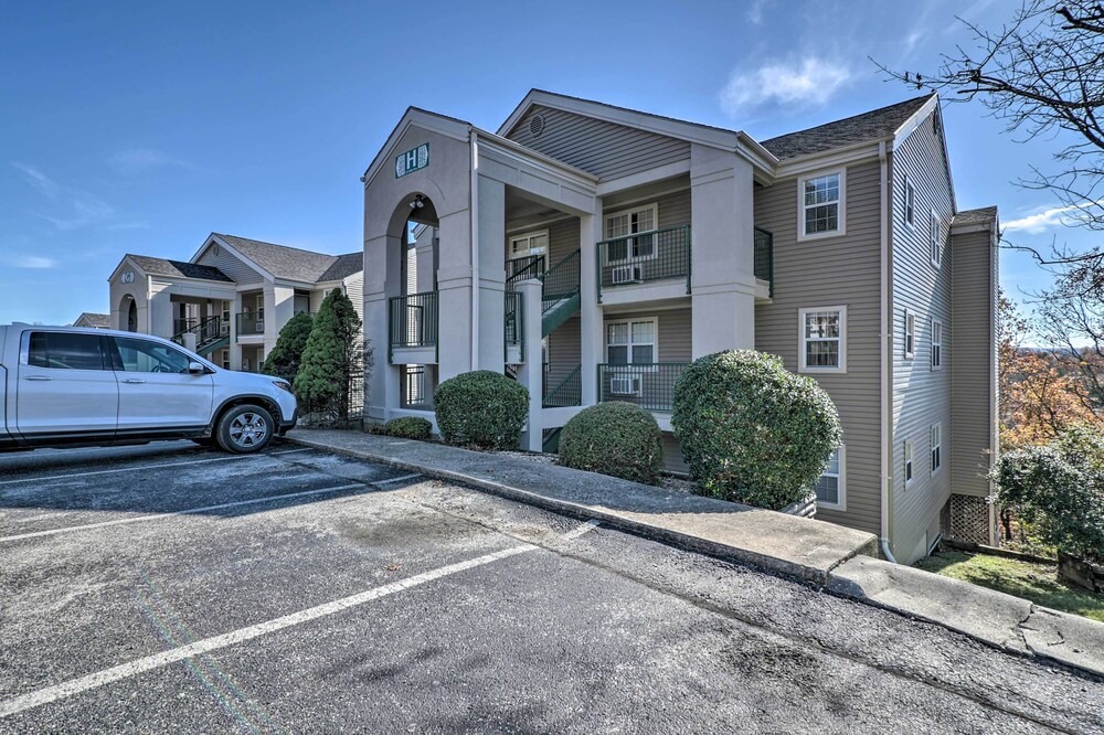Modern Resort Condo ~ 3 Mi to Branson Landing view 4