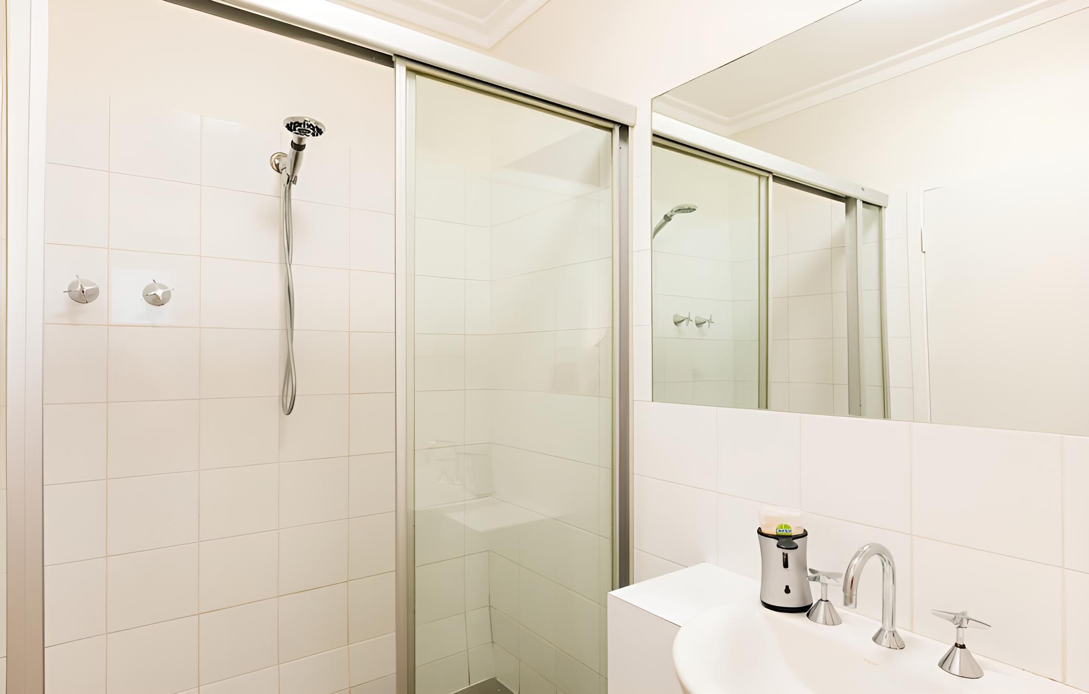 GENIE, 1BDR East Melbourne Studio